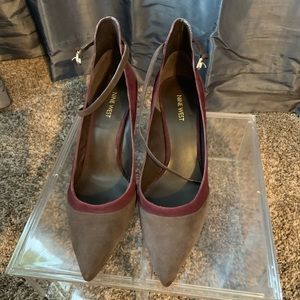 nine west henra flared heel pump